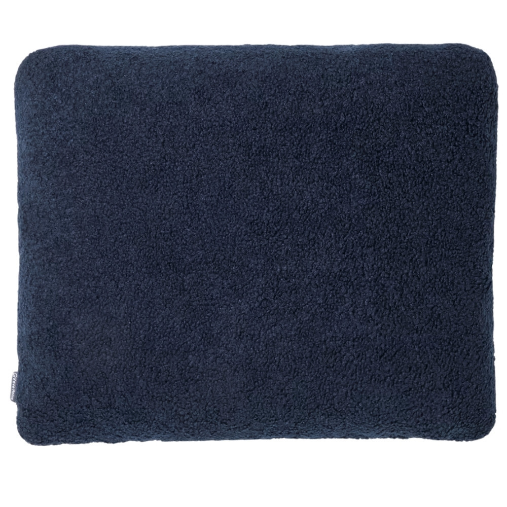 Kave Home Tmavě modrý bouclé polštář Martina 36 x 47 cm